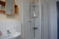 Badezimmer mit Dusche